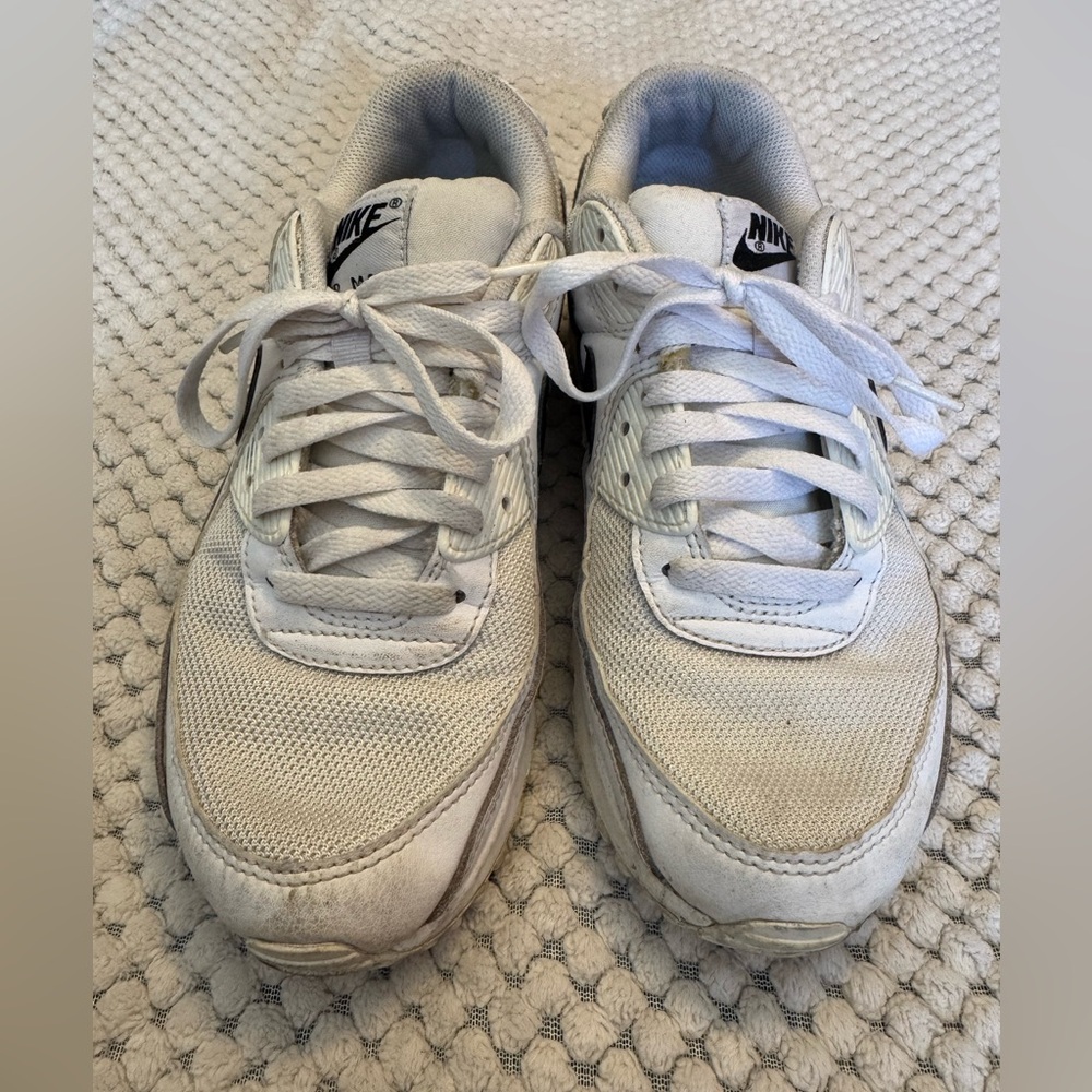 Nike White Women AirMax Sneaker 2019